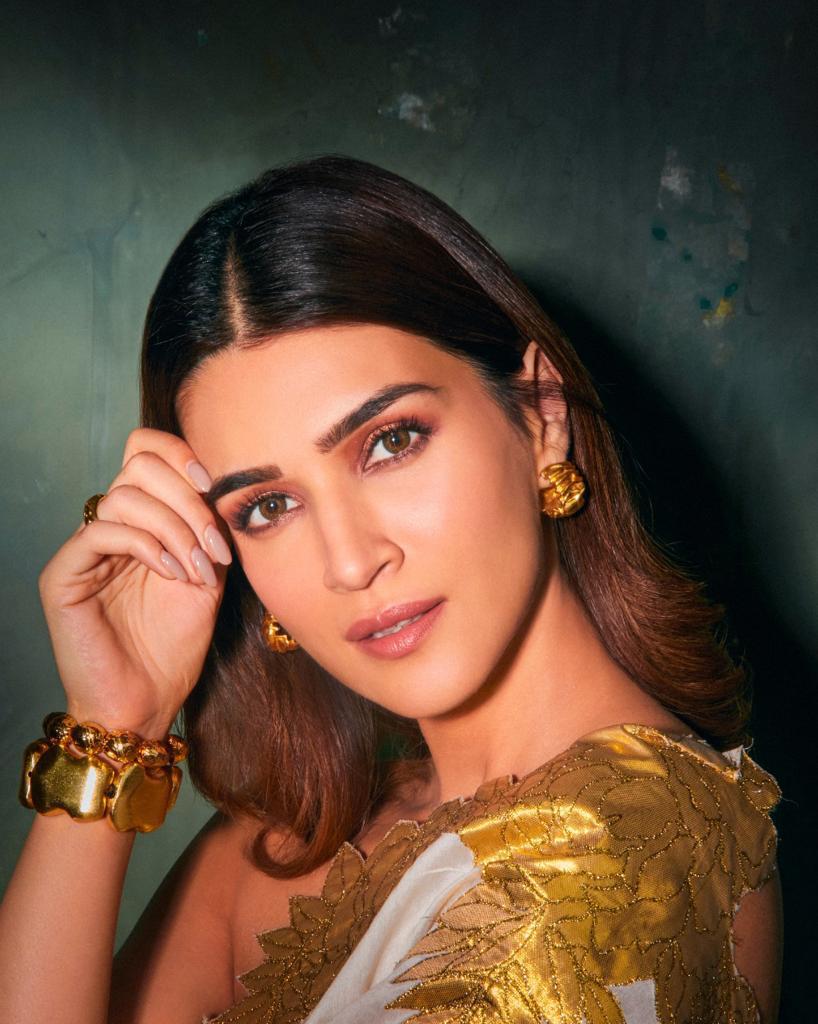 Exclusive! Want glowing skin like Kriti Sanon? Follow THESE four simple  steps - Bollywood News & Gossip, Movie Reviews, Trailers & Videos at  Bollywoodlife.com
